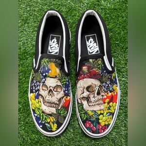 Vans Classic Slip-On, Low-Top Style, Canvas Shoe-Size: (M) 6.0 (W) 7.5-Like New